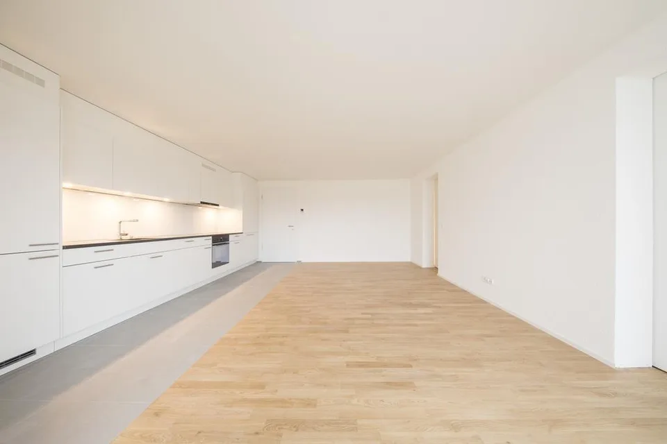 Helle 4.5-Zimmer-Wohnung – zentral gelegen – Foto 2 von 11