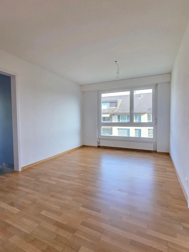 Teilsanierte 4.5-Zimmer-Wohnung mit viel Wohnqualität
