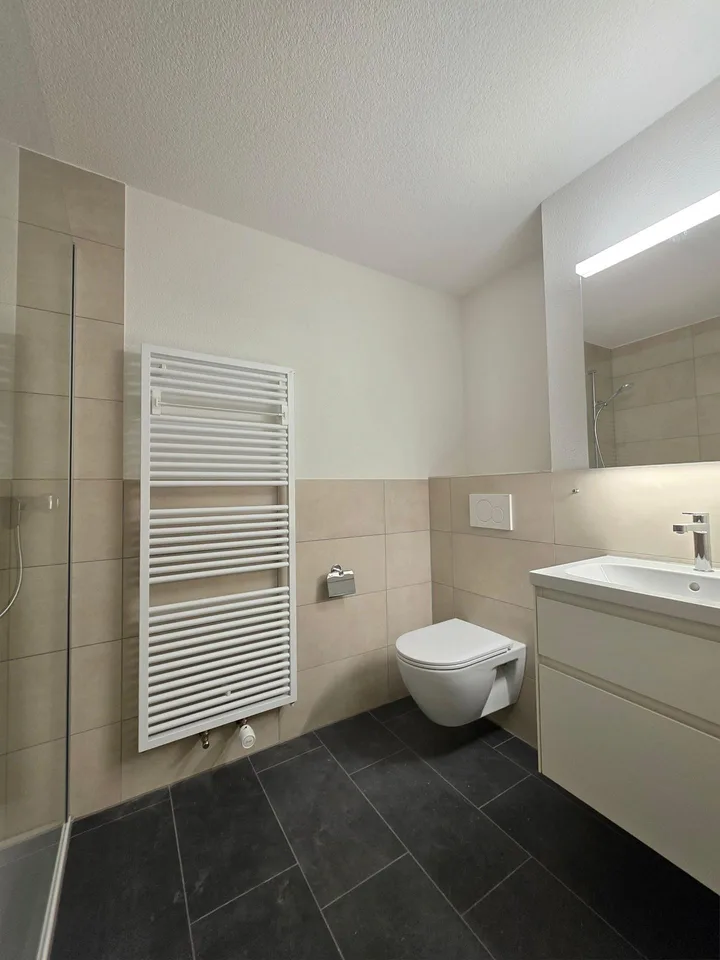 Teilsanierte 4.5-Zimmer-Wohnung mit viel Wohnqualität