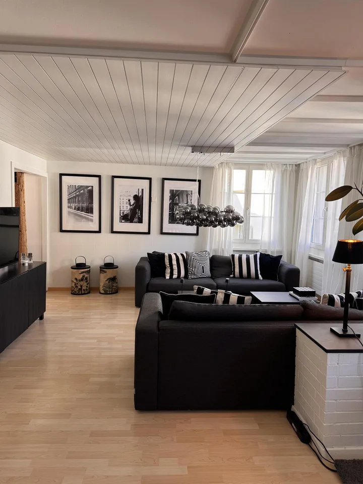 Grosszügige 4½-Zimmer-Wohnung mit besonderem Charme – ca. 125 m² im He
