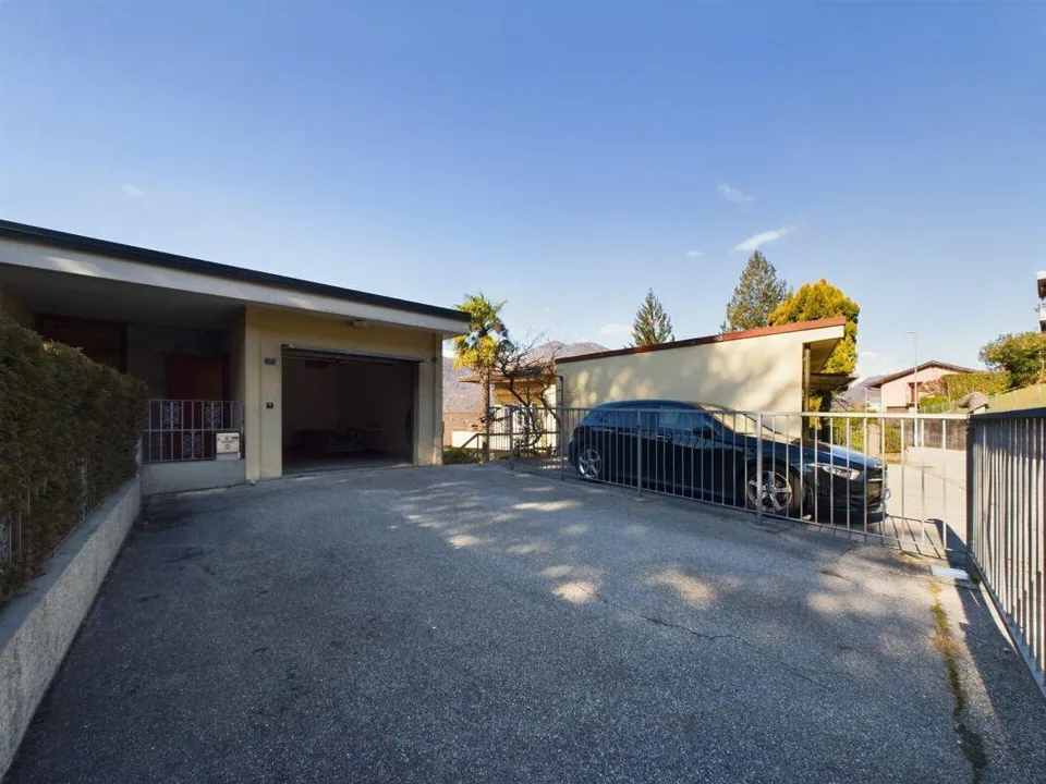 Casa bifamiliare di 300 m² suddividibile in 3 appartamenti indipendenti – foto 19 di 20