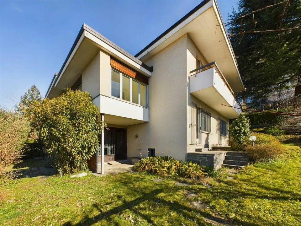 Casa bifamiliare di 300 m² suddividibile in 3 appartamenti indipendenti – foto 20 di 20