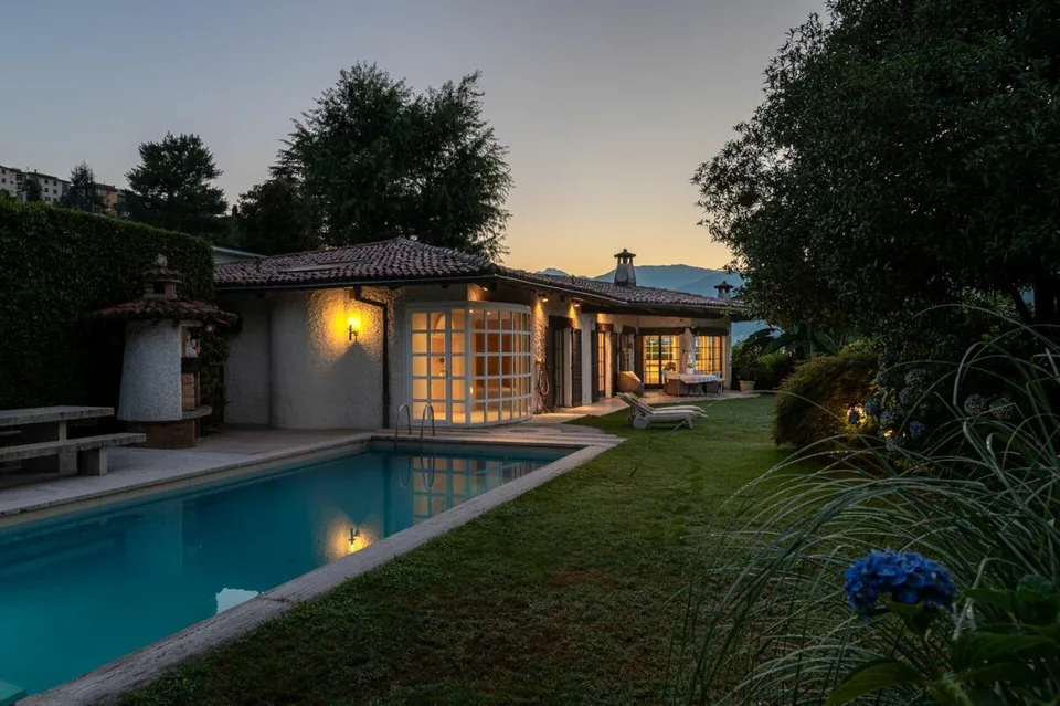 Single-family villa with pool and complete privacy – photo 5 of 17