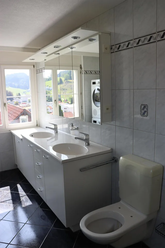 Attraktive 3.5 Zimmerwohnung mit Einzelgarage an sonniger Lage – photo 6 sur 18