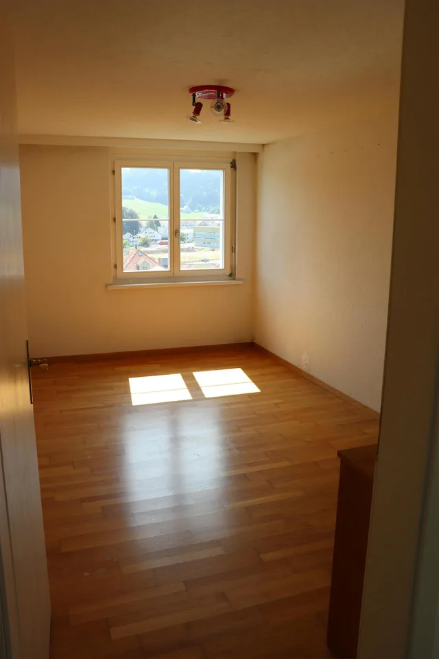 Attraktive 3.5 Zimmerwohnung mit Einzelgarage an sonniger Lage – photo 10 sur 18