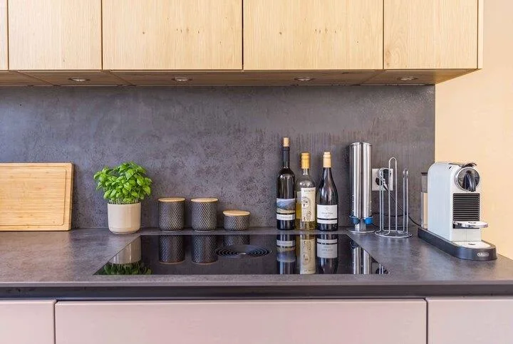 MODERN UND ZENTRAL IN ALLSCHWIL - WOHNUNG MIT GARTENSITZPLATZ – Foto 4 von 8