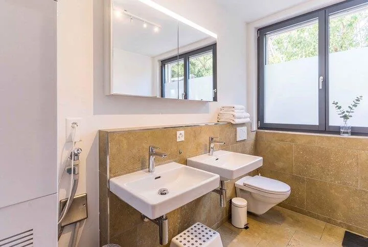 MODERN UND ZENTRAL IN ALLSCHWIL - WOHNUNG MIT GARTENSITZPLATZ – Foto 6 von 8