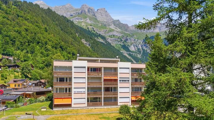 ALPINE ATMOSPHERE WITH A PANORAMIC VIEW - 2.5-ROOM VACATION APARTMENT IN ENGELBERG – photo 7 of 8