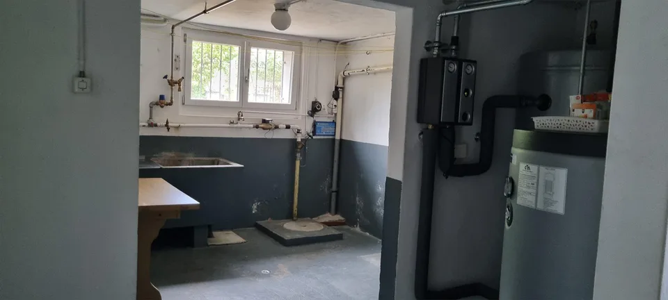 FAMILIENPARADIES IN GüMLIGEN: GROSSES GRUNDSTüCK, HELLE RäUME, RUHE. – Foto 10 von 12