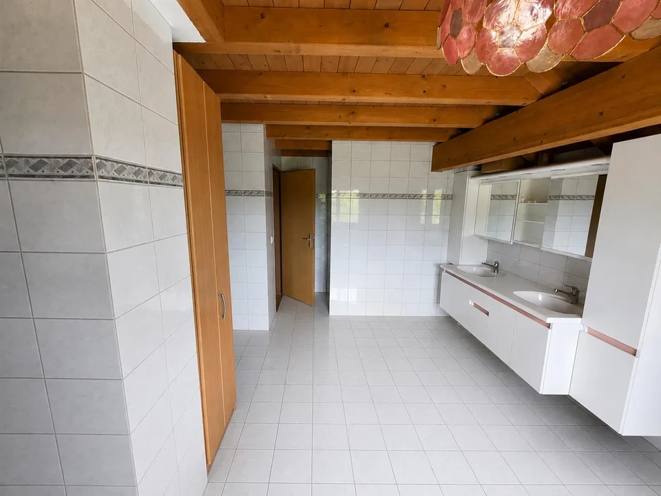 Charmante 5.5-Zimmer-Maisonette in ruhiger Hoflage, befristet