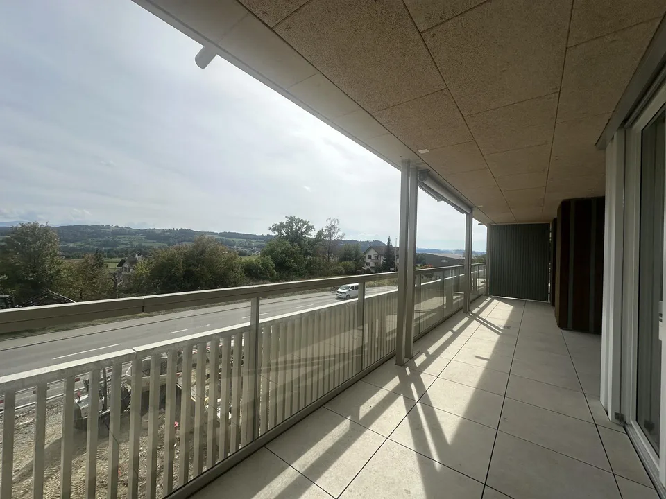 Grosszügige 2½-Zimmer-Neubauwohnung mit 24 m² Balkon in St. Erhard
