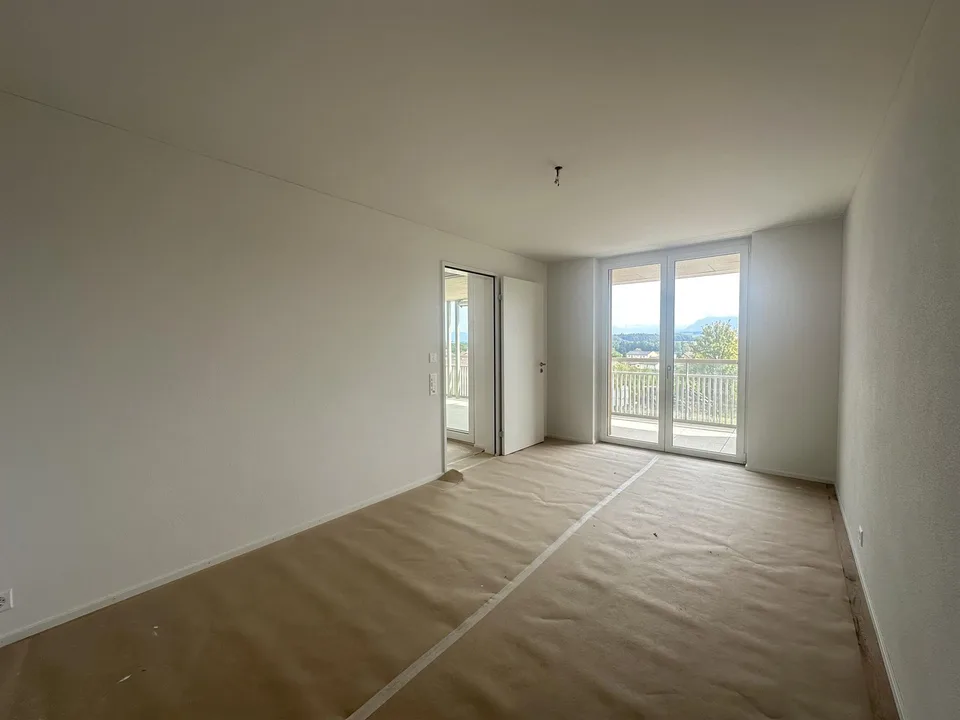 Grosszügige 2½-Zimmer-Neubauwohnung mit 24 m² Balkon in St. Erhard