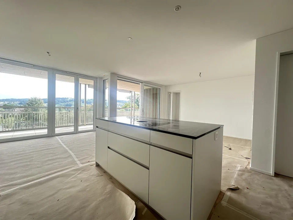 Grosszügige 2½-Zimmer-Neubauwohnung mit 24 m² Balkon in St. Erhard