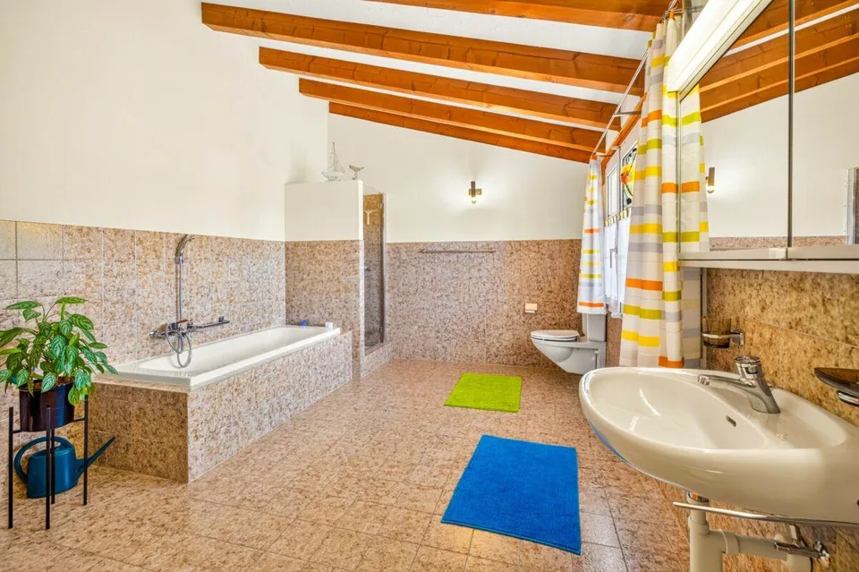 Ein Zuhause der besonderen Art - charmantes 7.5-Zimmer Einfamilienhaus mit Gartenidylle – Foto 17 von 30
