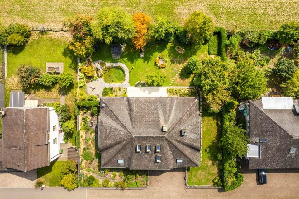 Ein Zuhause der besonderen Art - charmantes 7.5-Zimmer Einfamilienhaus mit Gartenidylle – Foto 30 von 30
