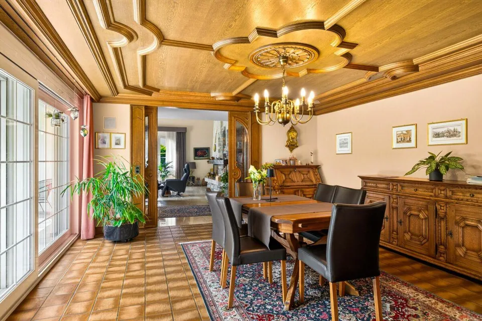 Ein Zuhause der besonderen Art - charmantes 7.5-Zimmer Einfamilienhaus mit Gartenidylle – Foto 5 von 30
