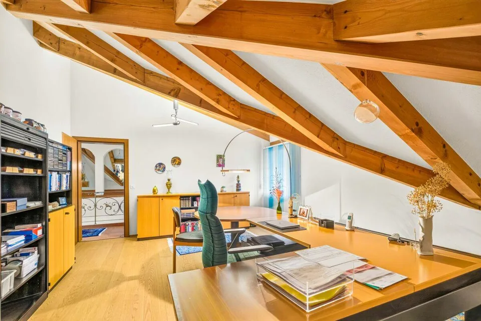Ein Zuhause der besonderen Art - charmantes 7.5-Zimmer Einfamilienhaus mit Gartenidylle – Foto 15 von 30
