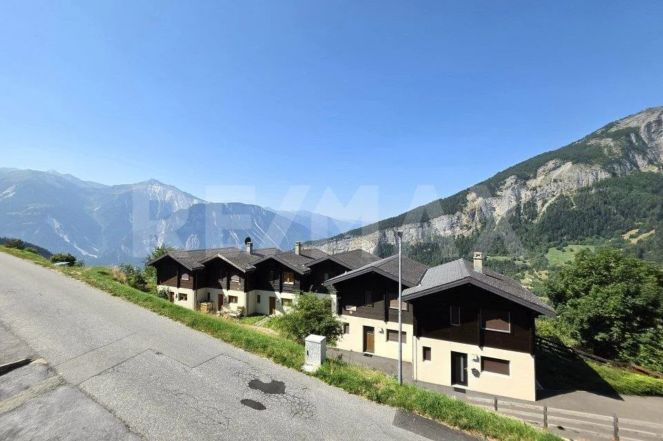 Appartement cosy de 2,5 pièces avec vue panoramique à Albinen ensoleillé – photo 12 sur 13