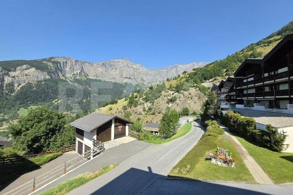 Appartement cosy de 2,5 pièces avec vue panoramique à Albinen ensoleillé – photo 13 sur 13
