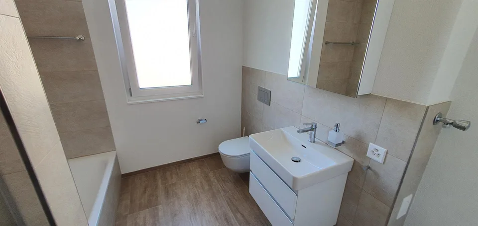 Attraktive 3.5-Zimmerwohnung mit Sitzplatz im Erdgeschoss in Tenniken