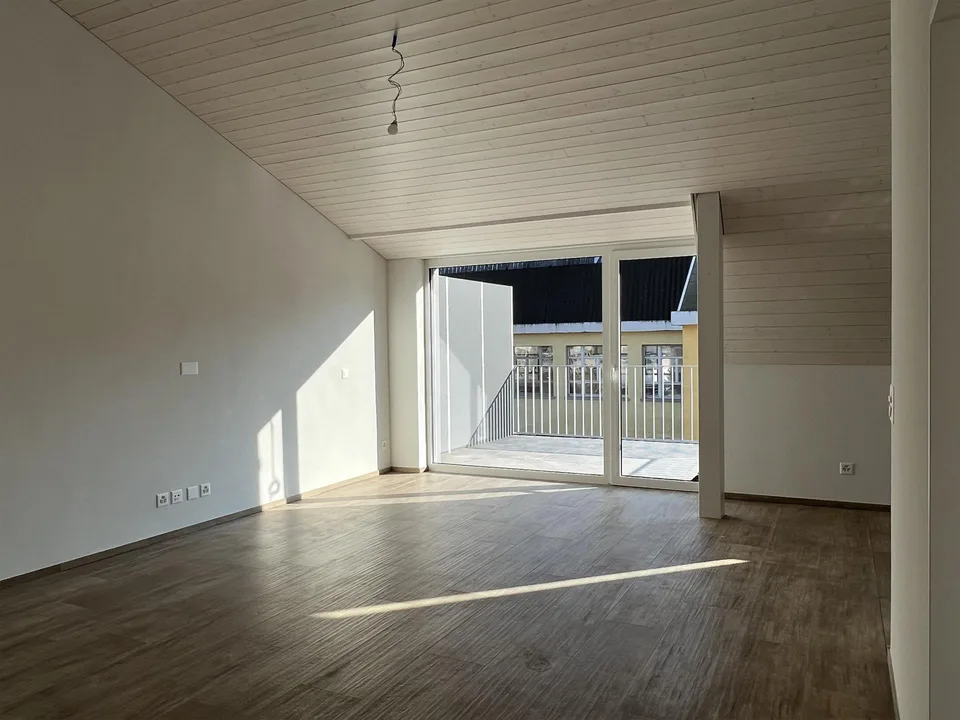 Attraktive 3.5-Zimmerwohnung mit Sitzplatz im Erdgeschoss in Tenniken