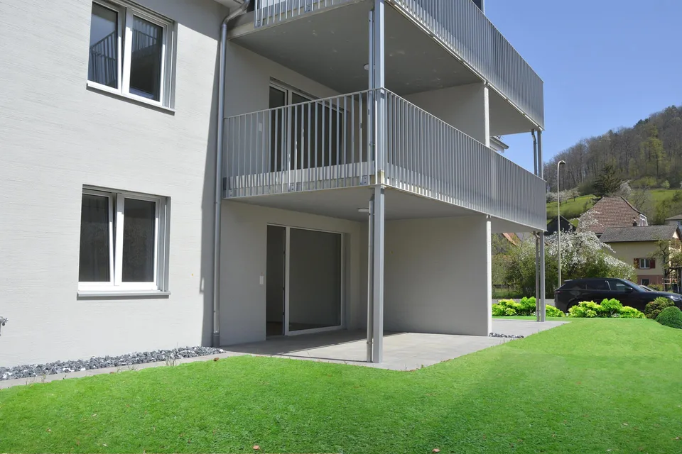 Attraktive 3.5-Zimmerwohnung mit Sitzplatz im Erdgeschoss in Tenniken