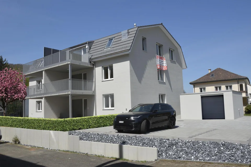 Attraktive 3.5-Zimmerwohnung mit Sitzplatz im Erdgeschoss in Tenniken