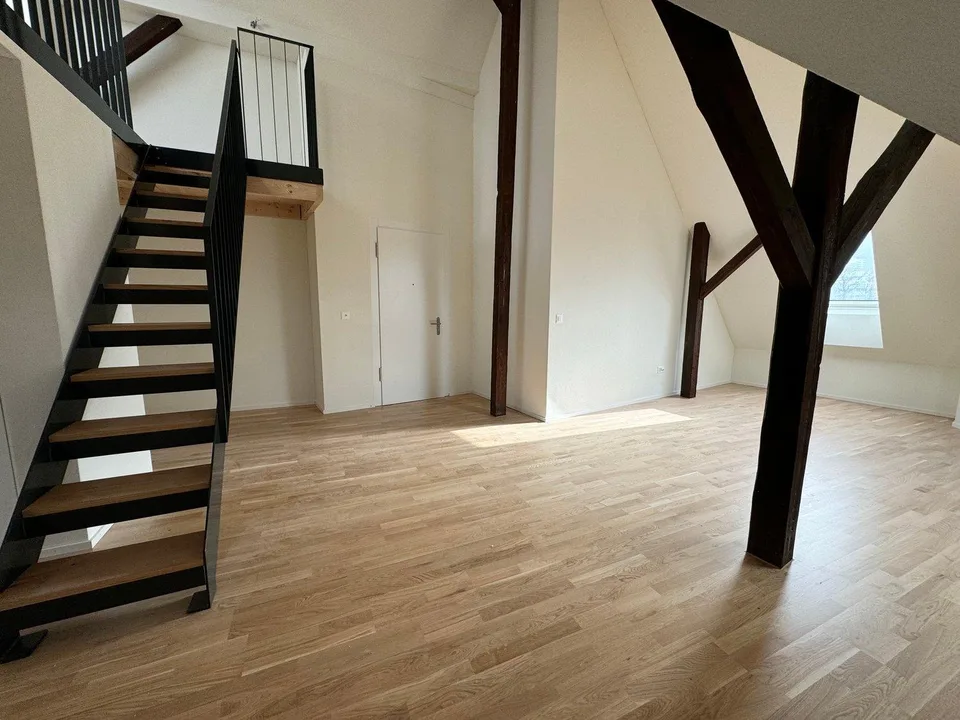 Charmante 1.5-Zimmer-Dachwohnung im Loft-Stil in St. Gallen – Foto 4 von 8