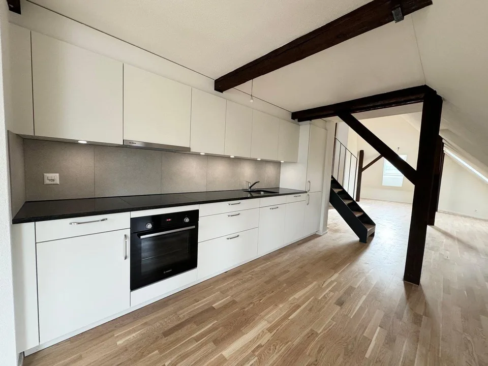 Charmante 1.5-Zimmer-Dachwohnung im Loft-Stil in St. Gallen – Foto 5 von 8