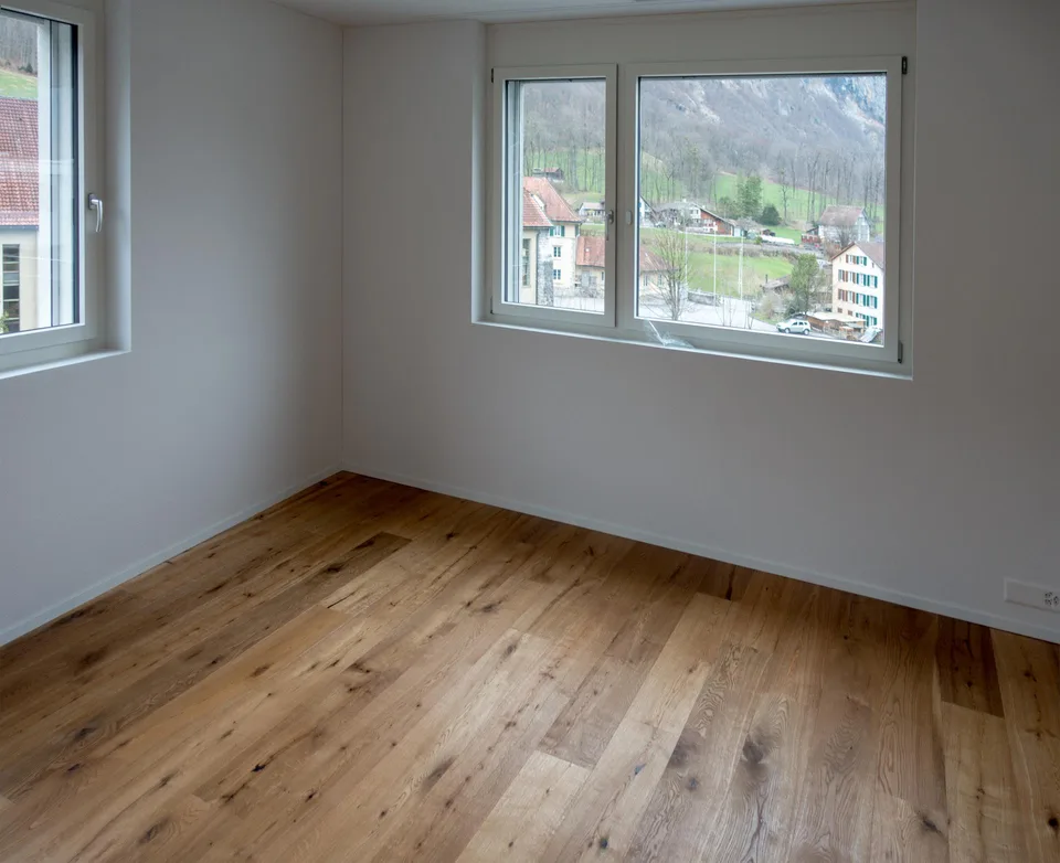 Moderne 3.5-Zimmer-Wohnung im 4. Obergeschoss mit grosszügigem Balkon