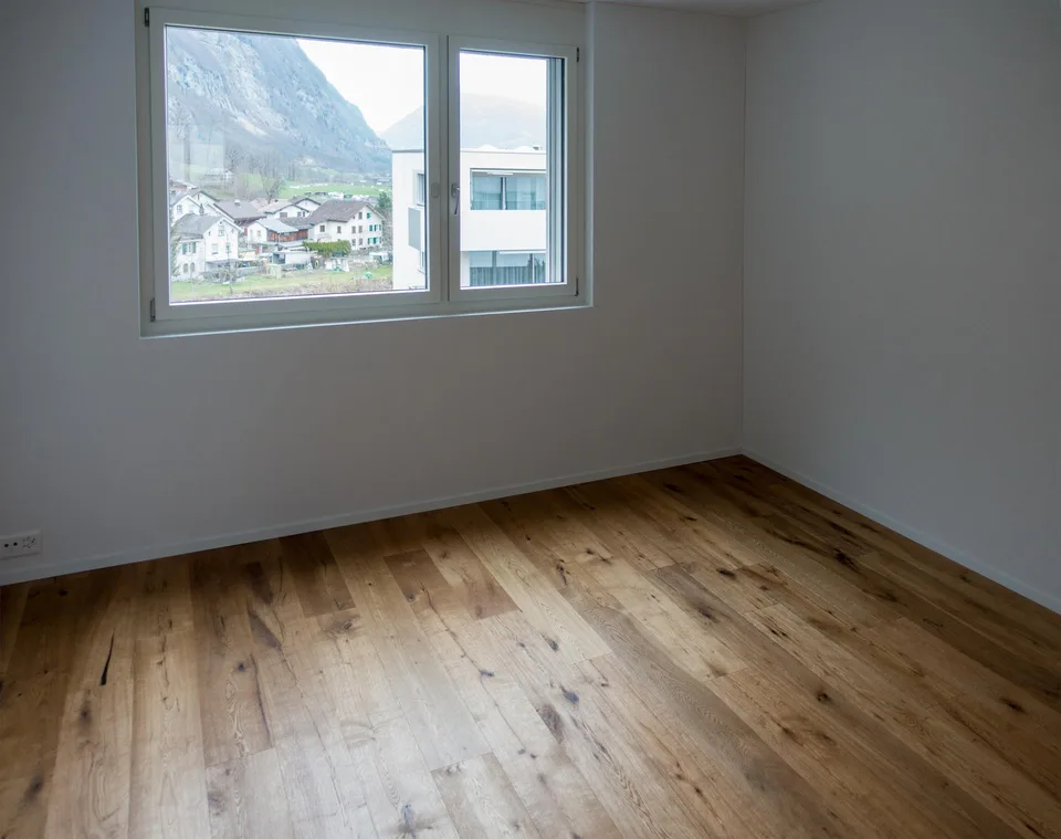 Moderne 3.5-Zimmer-Wohnung im 4. Obergeschoss mit grosszügigem Balkon