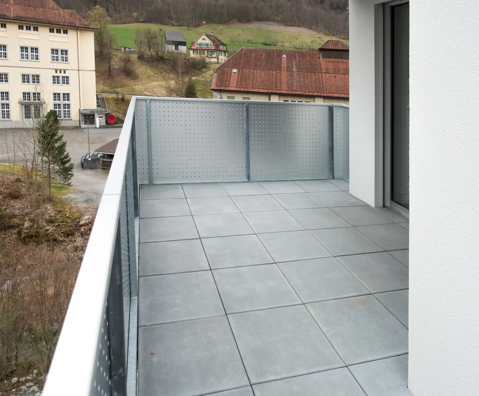 Moderne 3.5-Zimmer-Wohnung im 4. Obergeschoss mit grosszügigem Balkon