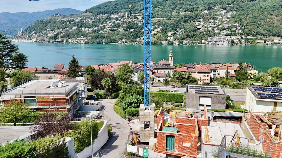 Villa Contemporanea in Fase di Costruzione con Vista Lago – photo 4 of 6