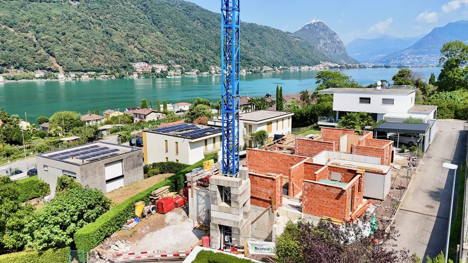 Villa Contemporanea in Fase di Costruzione con Vista Lago – photo 5 of 6