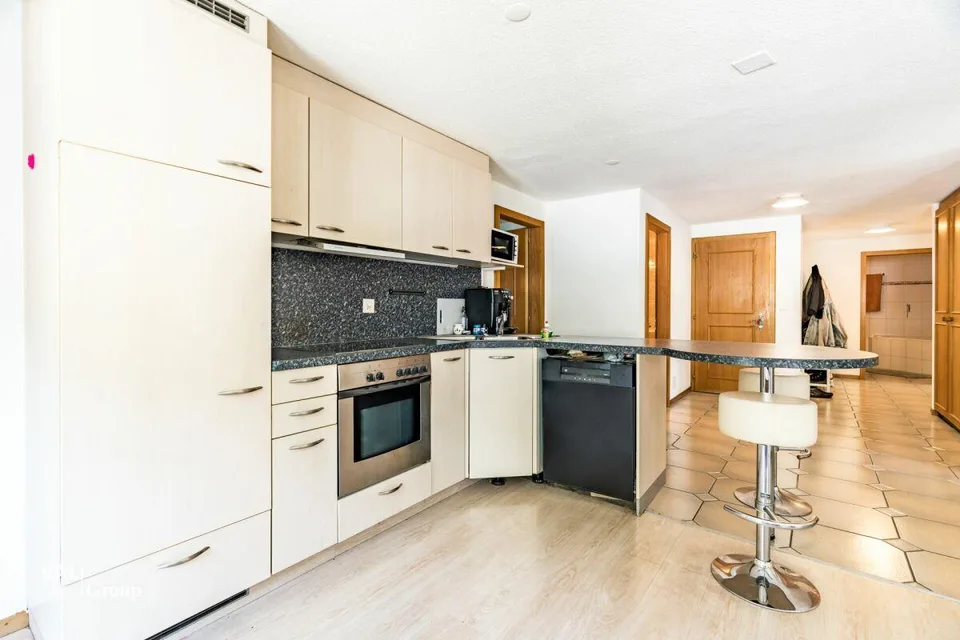 Äusserst zentral gelegene Wohnung mit zwei Balkonen und grosszügige... – foto 2 di 15