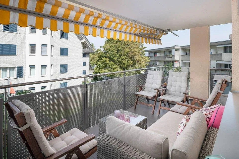 Gepflegte 4.5-Zimmerwohnung mit grossem Balkon zu kaufen! – photo 10 sur 14
