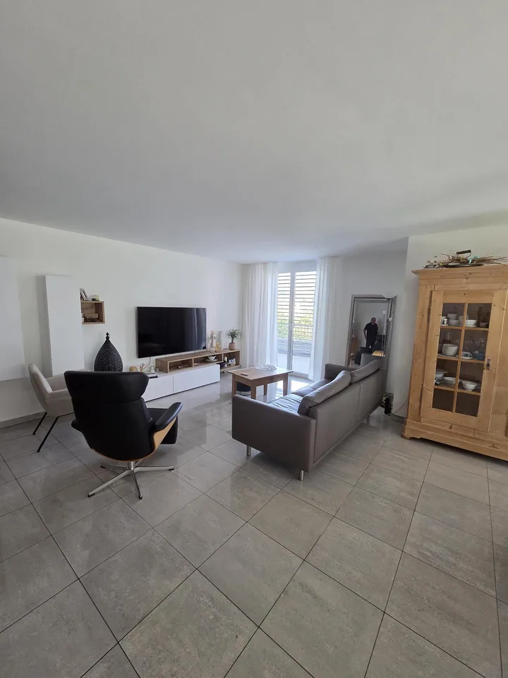 Einmalige Gelegenheit in Azmoos 4.5 Zimmer-Gartenwohnung zu verkaufen – foto 7 di 21