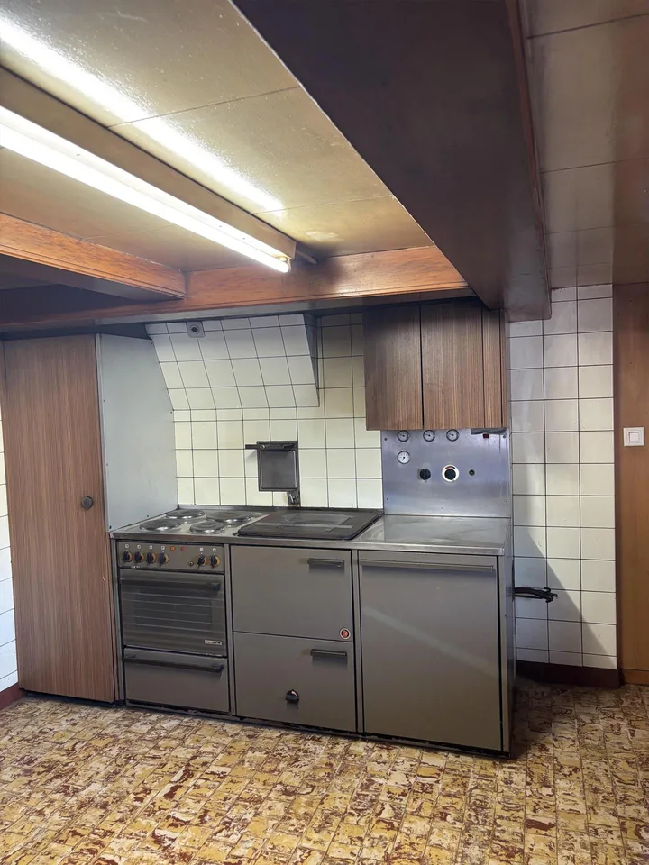 Wohnhaus und landwirtschaftliches Ökonomiegebäude – foto 5 di 12