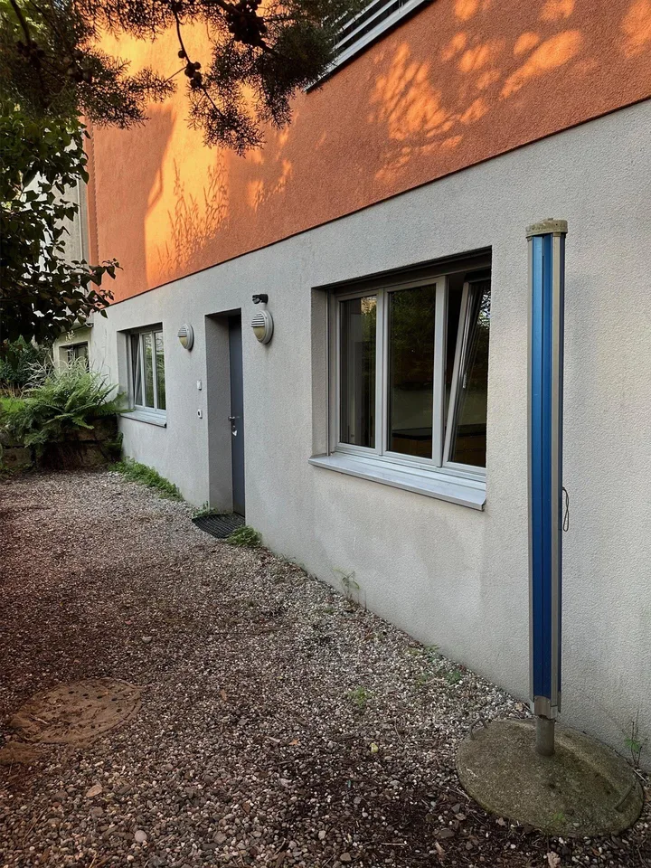 grosszügige, erschwingliche Einliegerwohnung in ruhigem Viertel