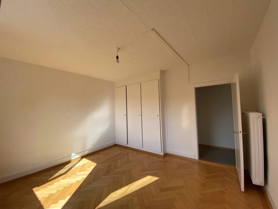 Charmante 3-Zimmerwohnung mit 2 Balkonen im 1. OG – photo 4 of 7