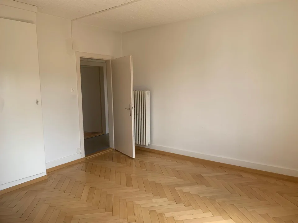 Charmante 3-Zimmerwohnung mit 2 Balkonen im 1. OG – photo 3 of 7