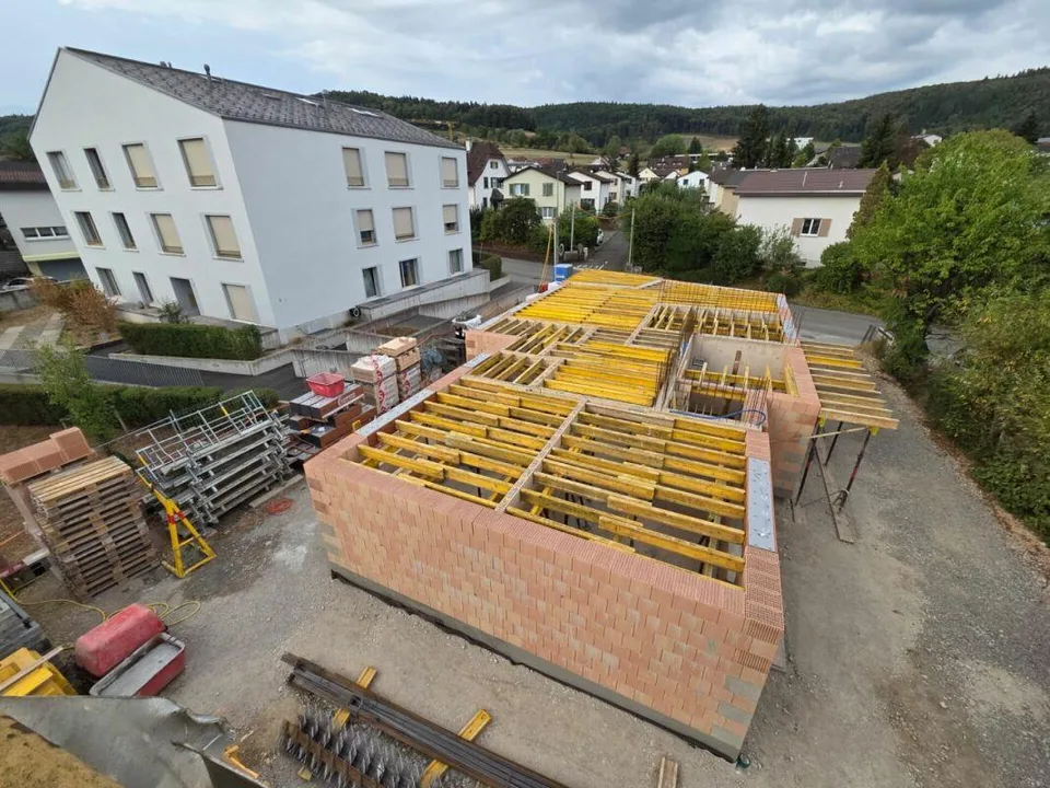 4.5 Zimmer-Wohnung mit Hobbyraum und Carport – foto 7 di 9