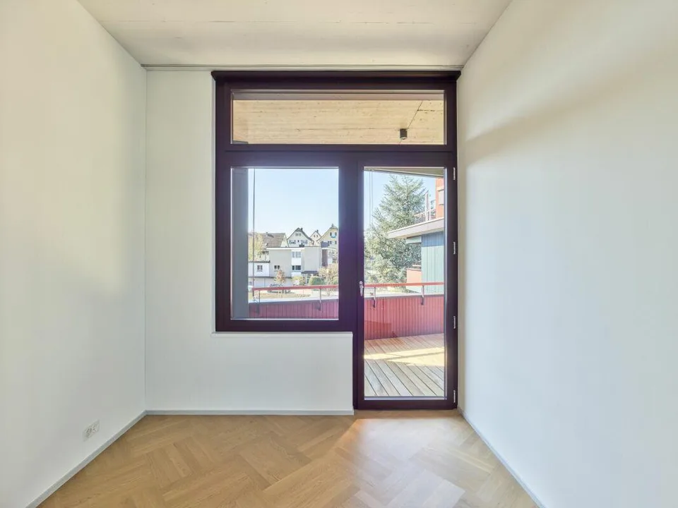 Appartement avec une hauteur de plafond de 3,24 mètres dans le projet de construction neuve "Chrüzacher" – photo 11 sur 12