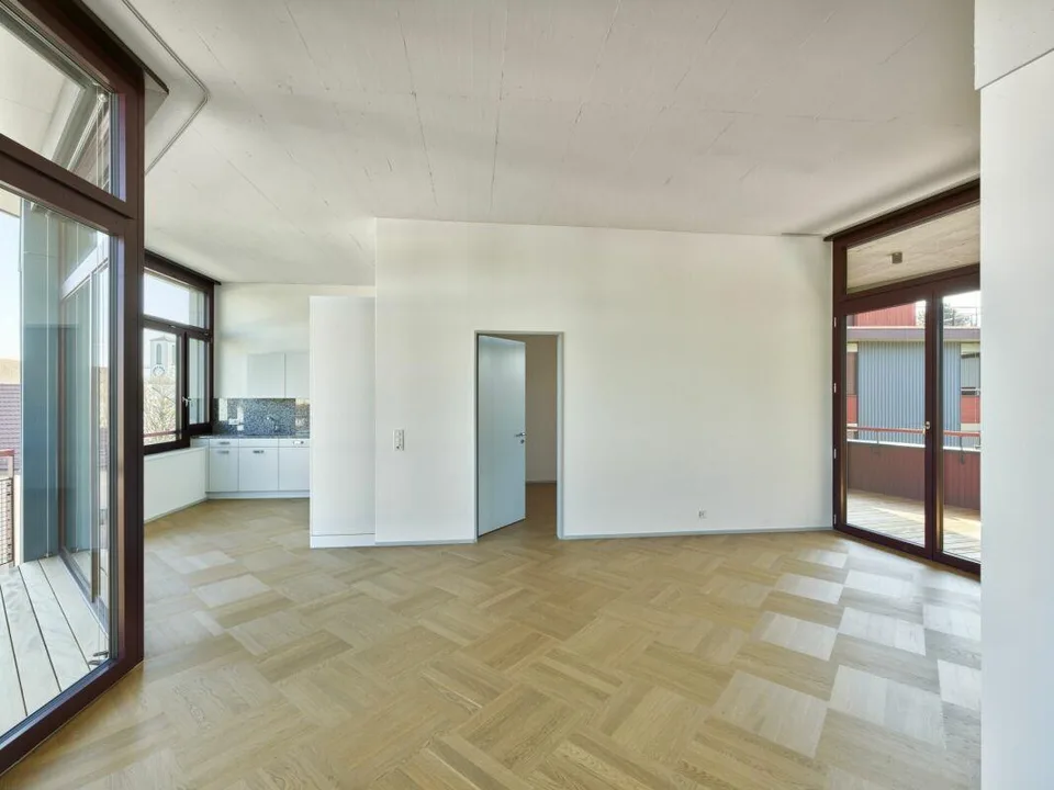 Appartement avec une hauteur de plafond de 3,24 mètres dans le projet de construction neuve "Chrüzacher" – photo 3 sur 12