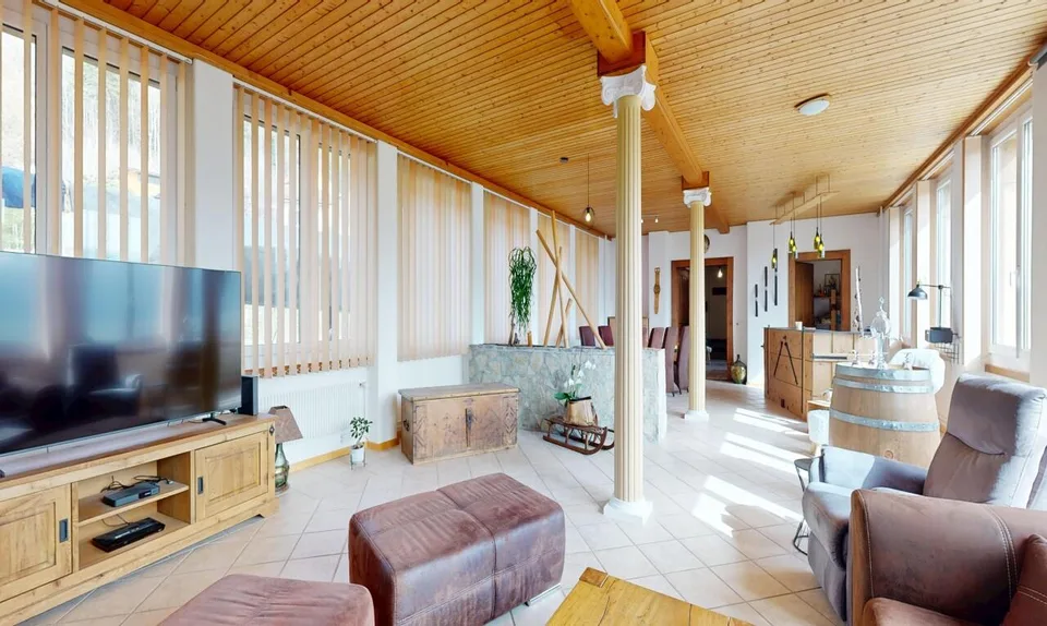 House with 2 apartments: 3.5 rooms and a triplex with 7 rooms – photo 3 of 11
