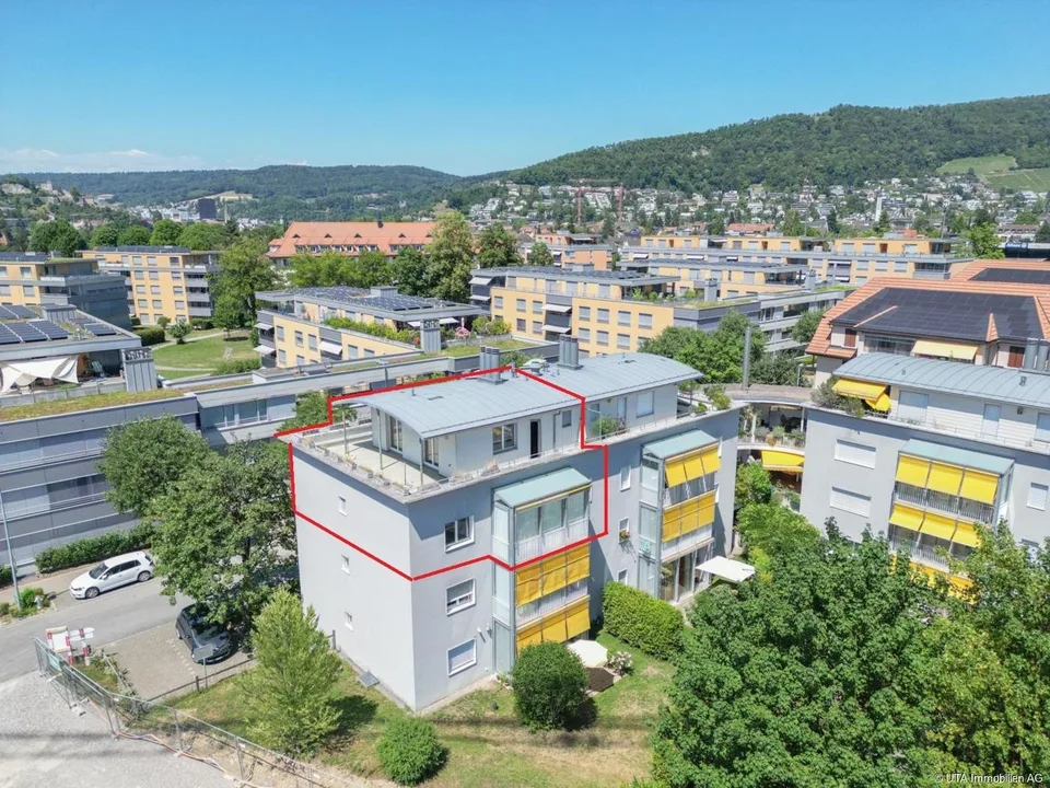 5.5-Zimmer-Attika mit Panorama, Ruhe und bester Infrastruktur – Foto 3 von 17