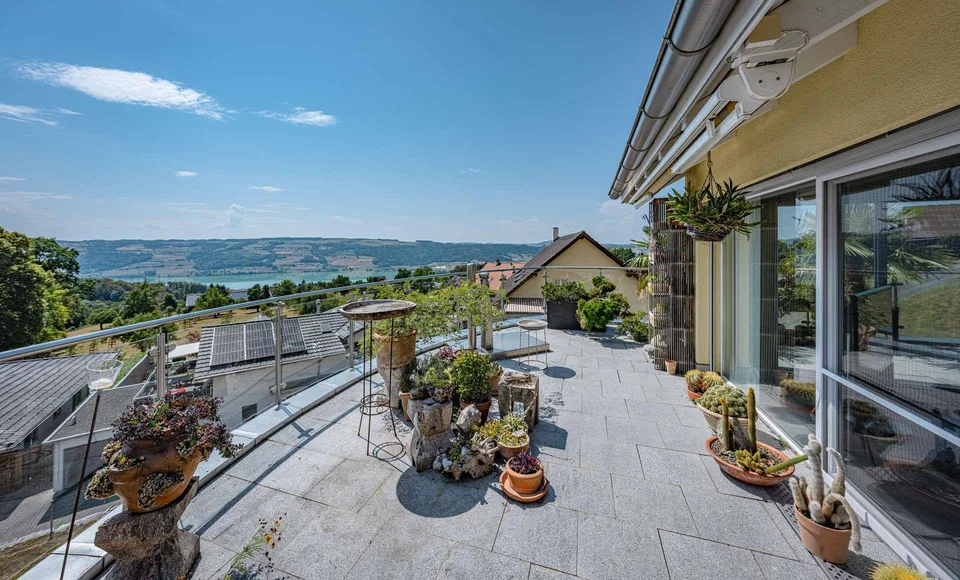 Expansión céleste au-dessus du lac Seetal – Penthouse avec terrasse – photo 6 sur 8
