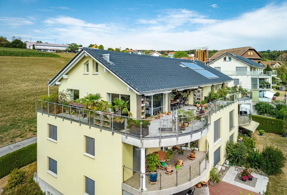 Expansión céleste au-dessus du lac Seetal – Penthouse avec terrasse – photo 7 sur 8