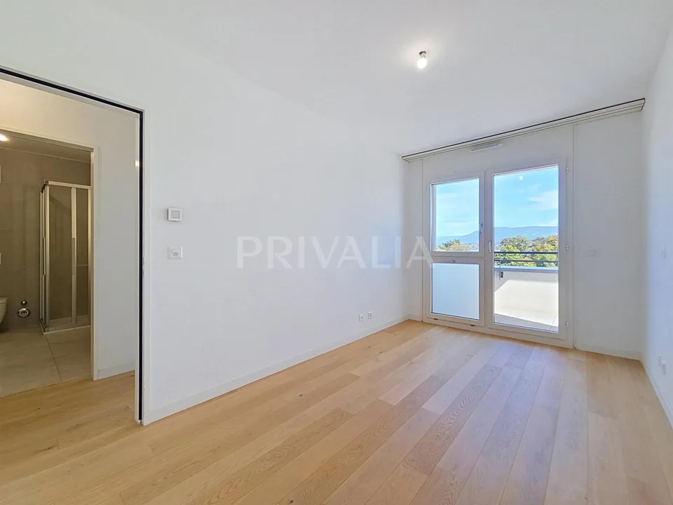 Bel attique de 121 m2 avec terrasse