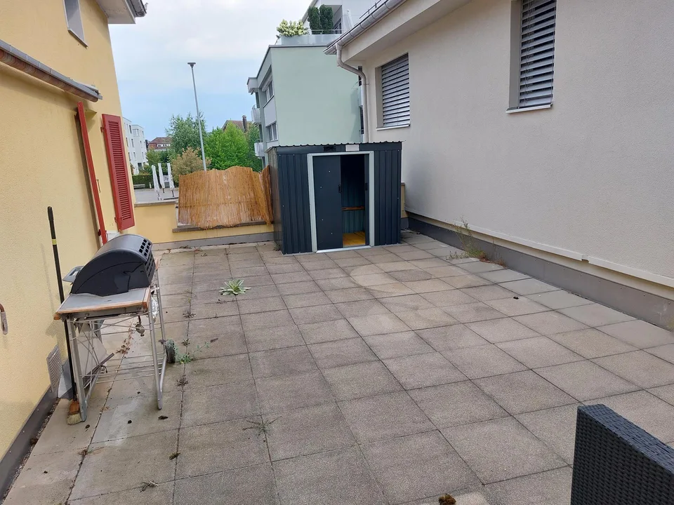 Geräumige 2.5 Zi.Wohnung mit charmantem Cheminée und grosser Terrasse